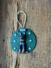 Load image into Gallery viewer, 1 member custom clay pet ornament