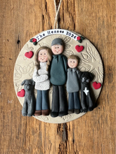 Load image into Gallery viewer, 5 Member custom clay family portrait Christmas ornament