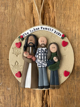 Load image into Gallery viewer, 5 Member custom clay family portrait Christmas ornament