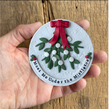 Load image into Gallery viewer, Mistletoe ornament