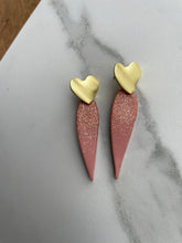 Load image into Gallery viewer, Pink earrings
